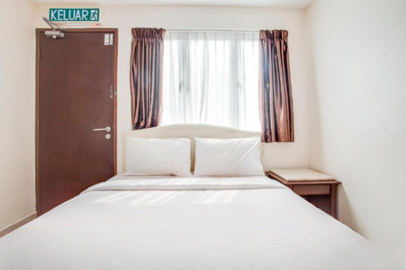 Sam Hotel Sitiawan Extérieur photo