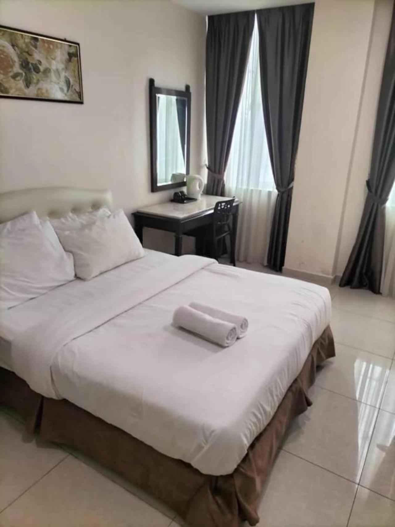 Sam Hotel Sitiawan Extérieur photo