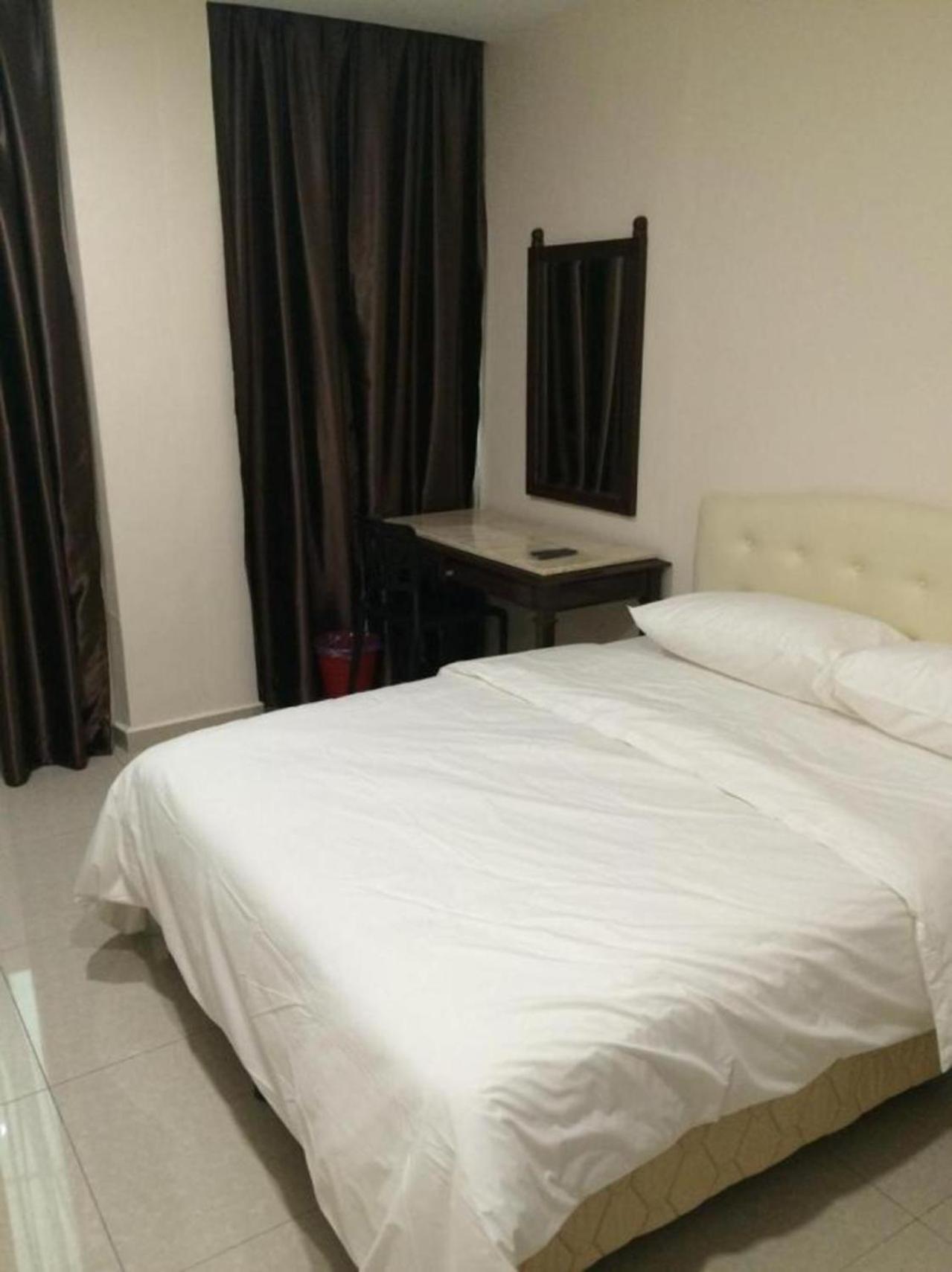 Sam Hotel Sitiawan Extérieur photo